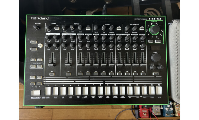 Roland TR-8 (82256)