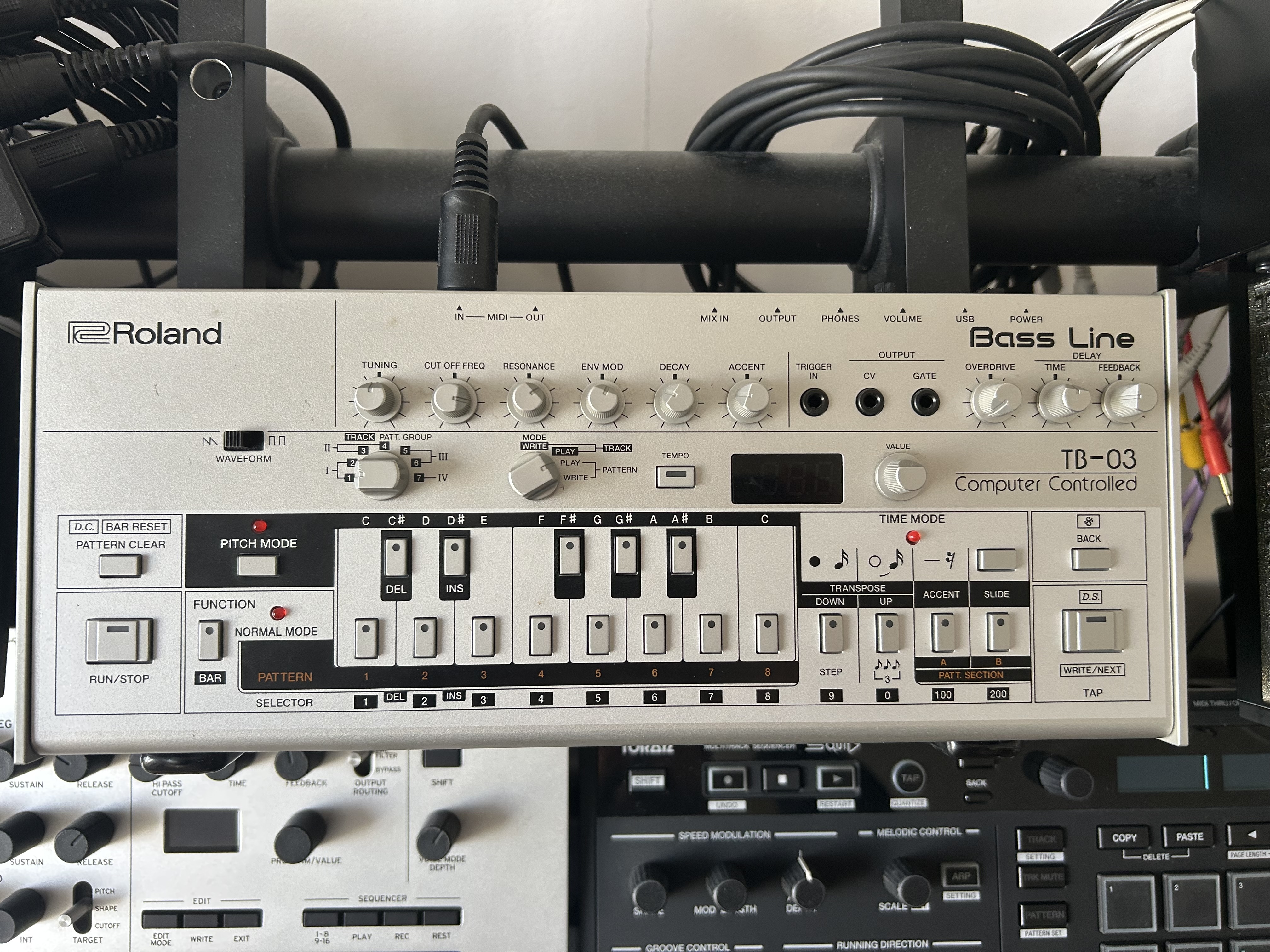 VENDS ROLAND TB-03