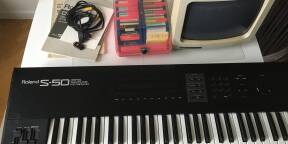 Vends clavier Roland S50 Echantillonneur-séquenceur à réparer ou pour pièces