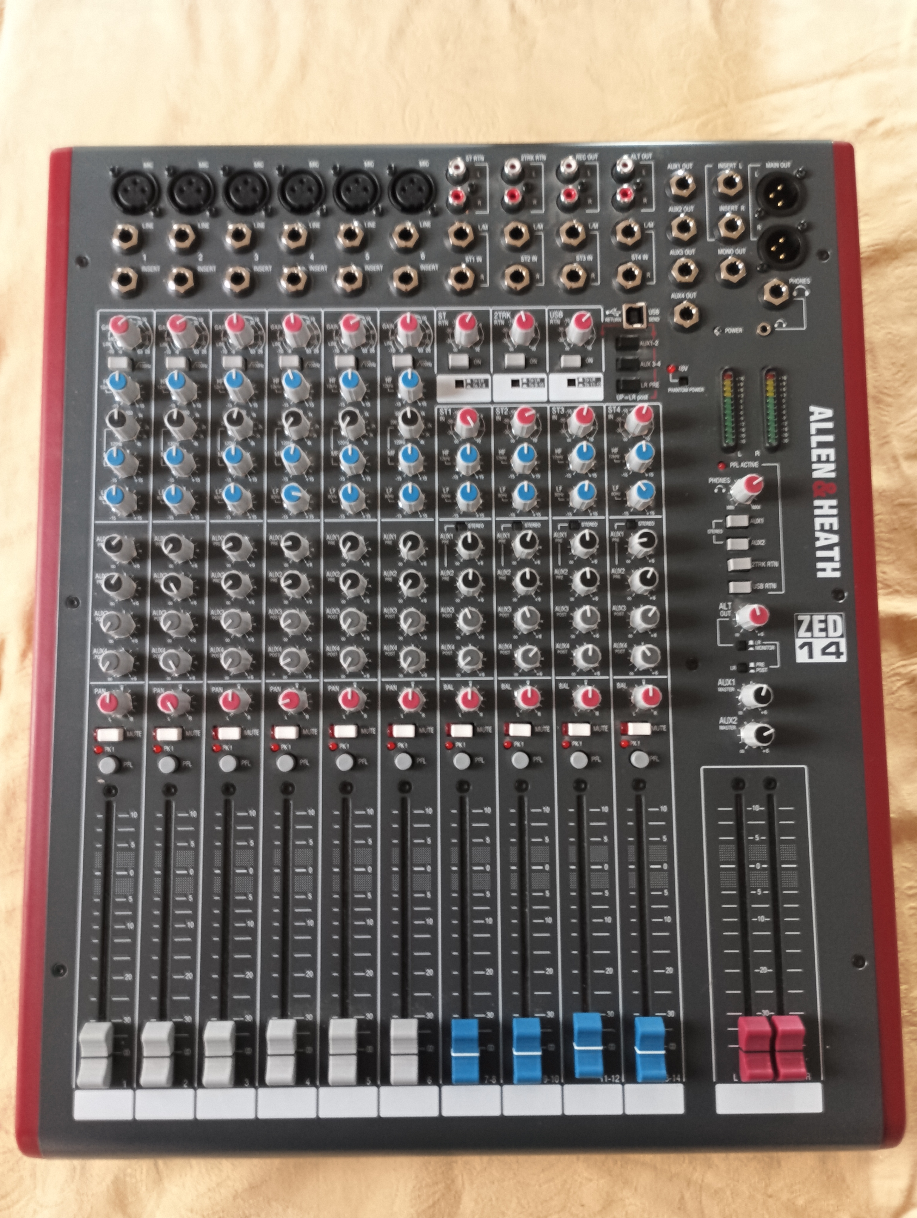 Vends console de mixage Allen & Heath ZED-14