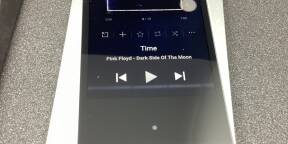 Vends baladeur audophile Astell&Kern A&futura SE200 très bon état avec étui