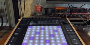 Vends Ableton Push 3 Standalone plus Stand bois Fonik et protection decksaver
