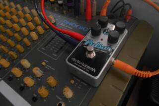 Electro-Harmonix Nano Pulsar Variable Shape Stereo Tremolo