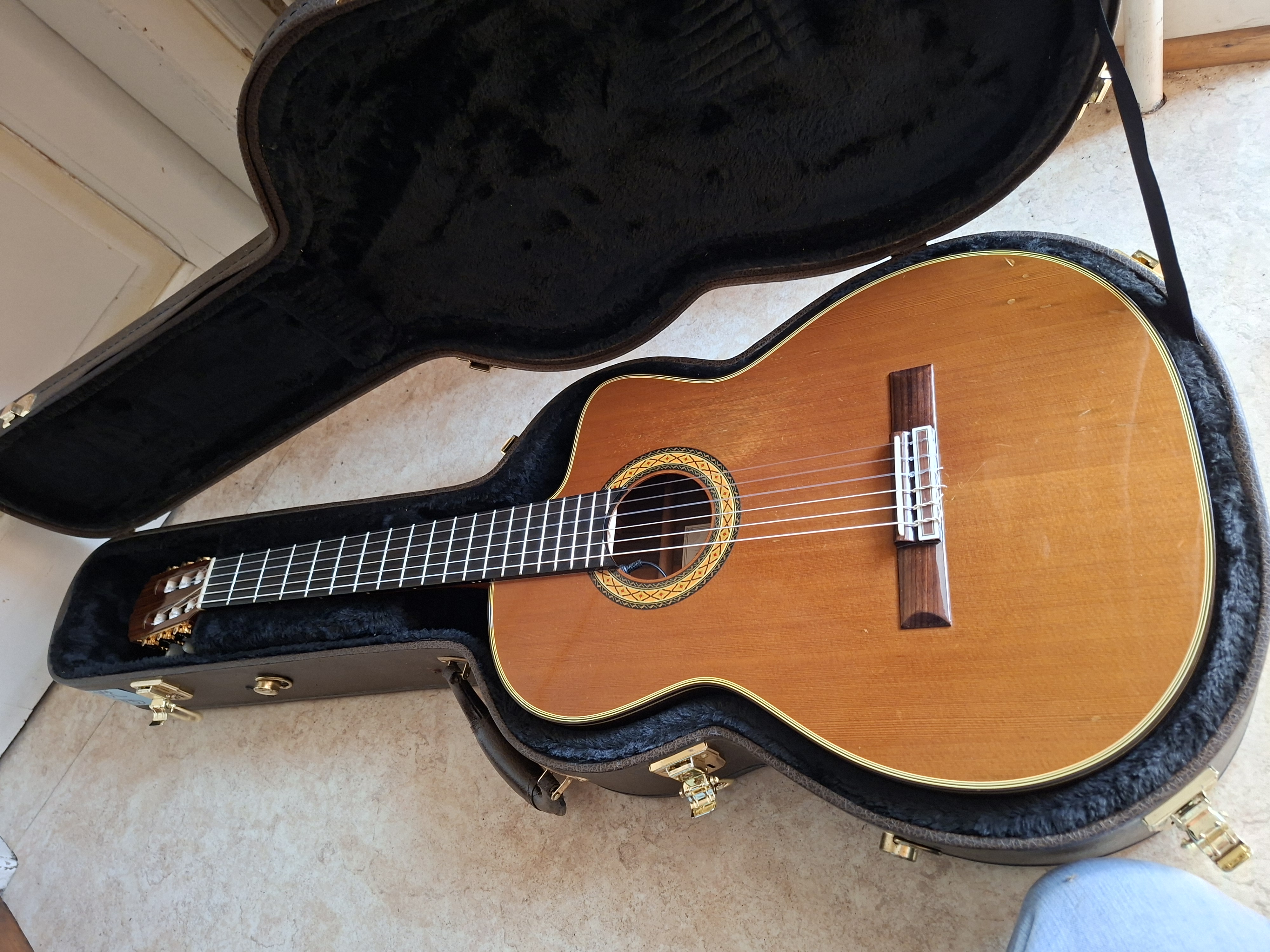 Guitare électro acoustique classique takamine  ctp3 