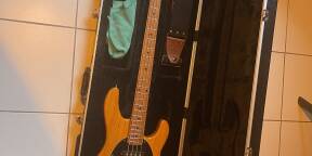 Basse Stingray 4 cordes spécial HH