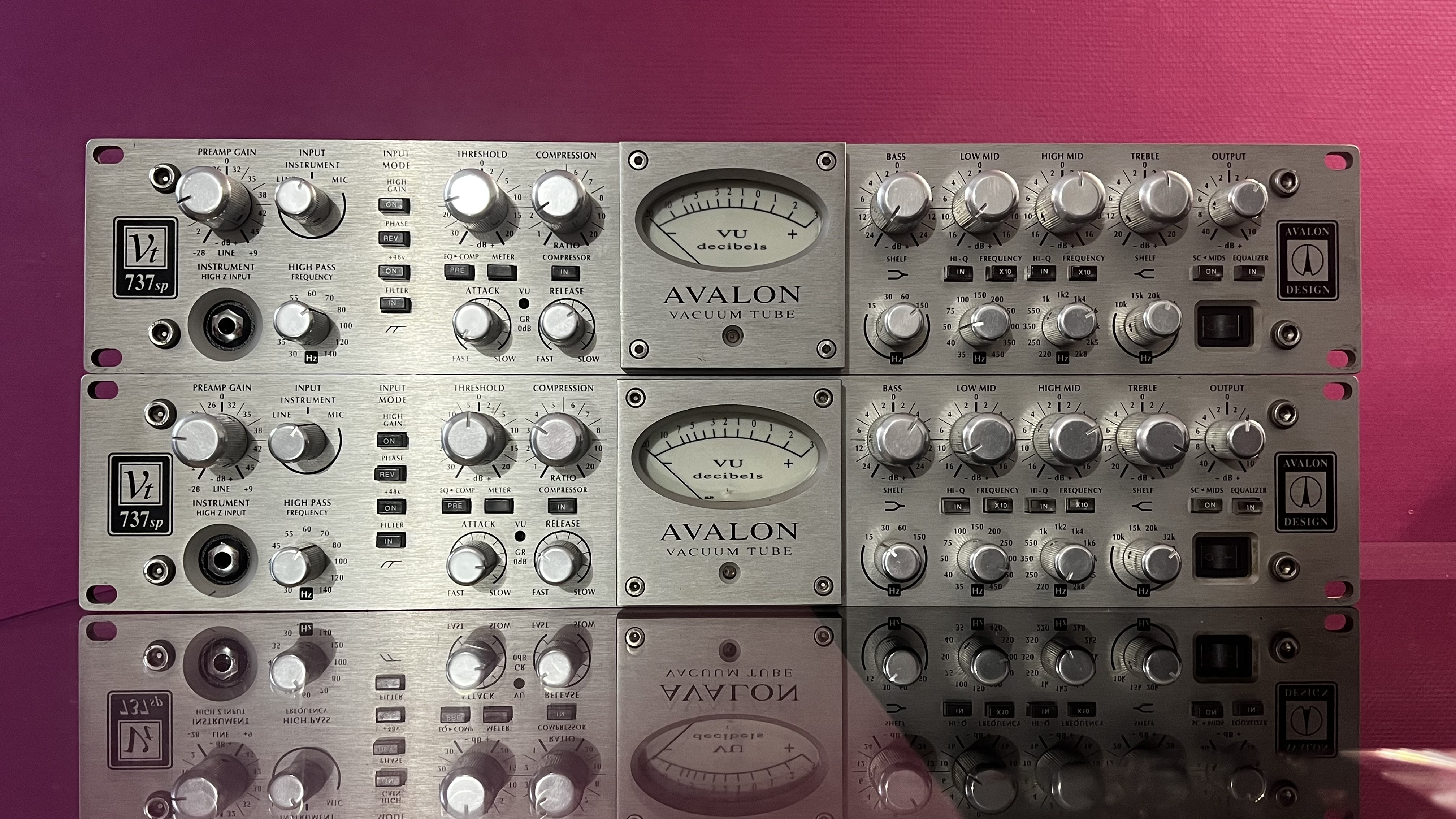 2 Channel Strip appariés AVALON VT 737 SP