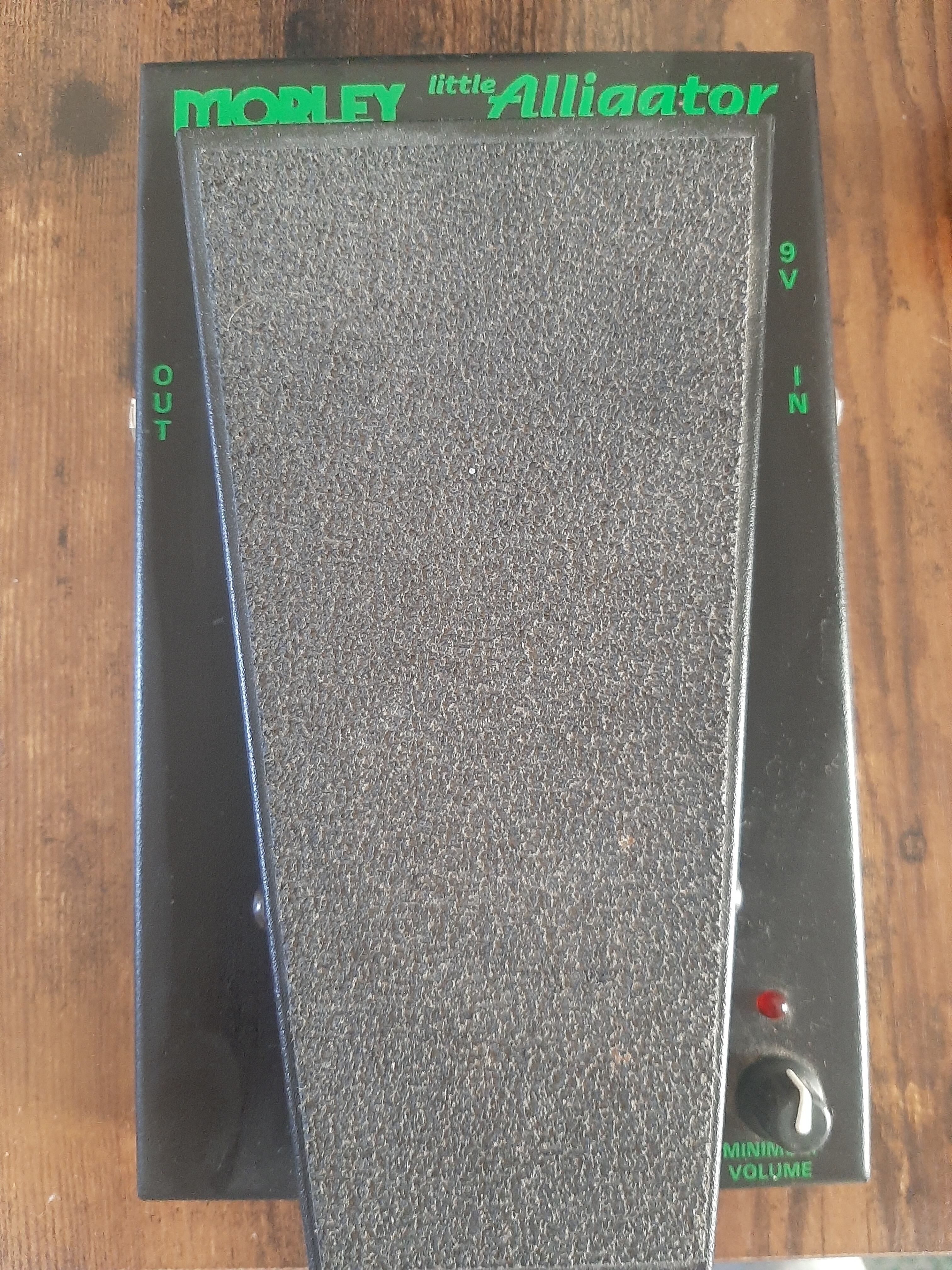 vend little alligator pédale de volume