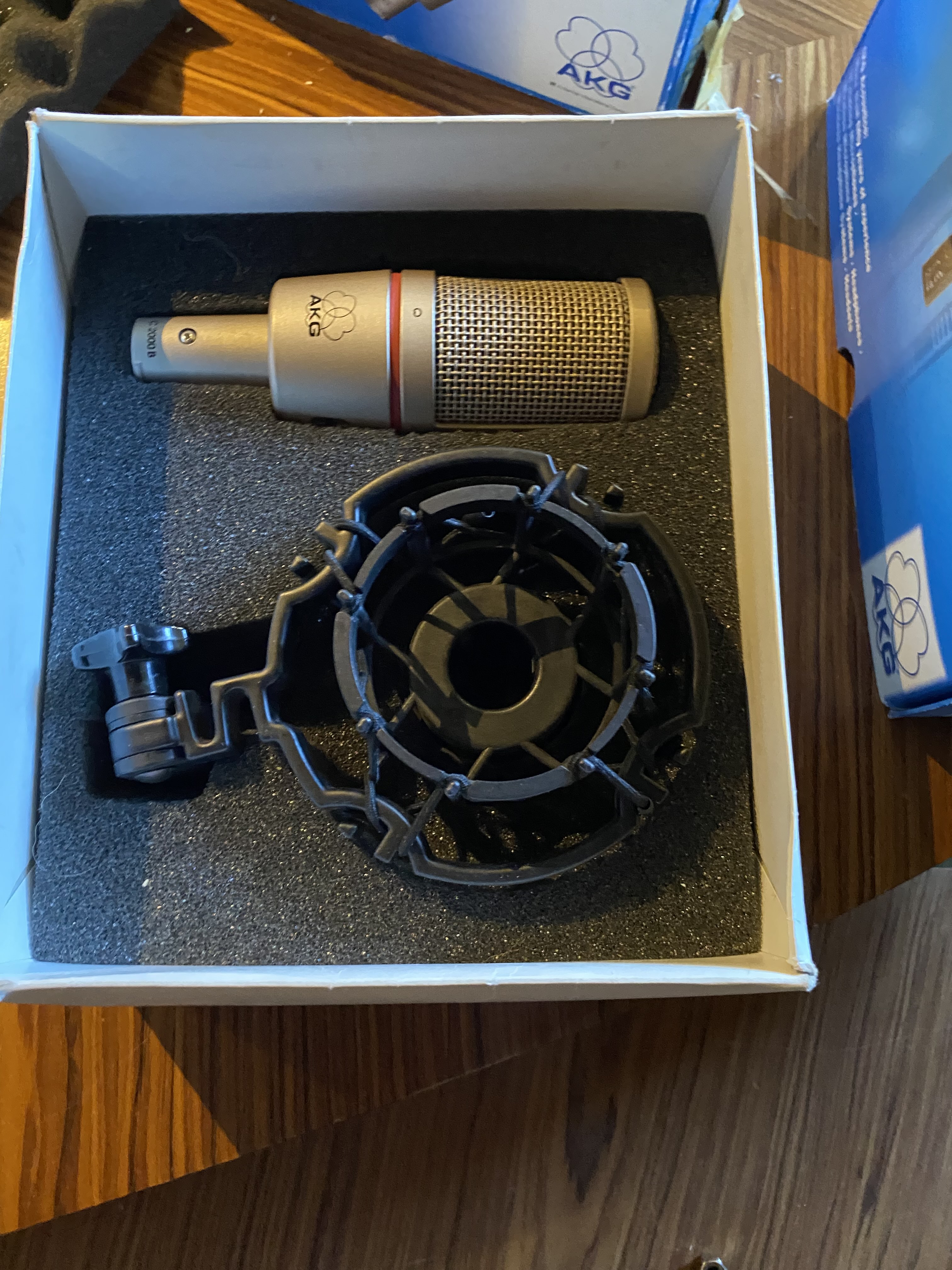 C2000B avec Pince et boite