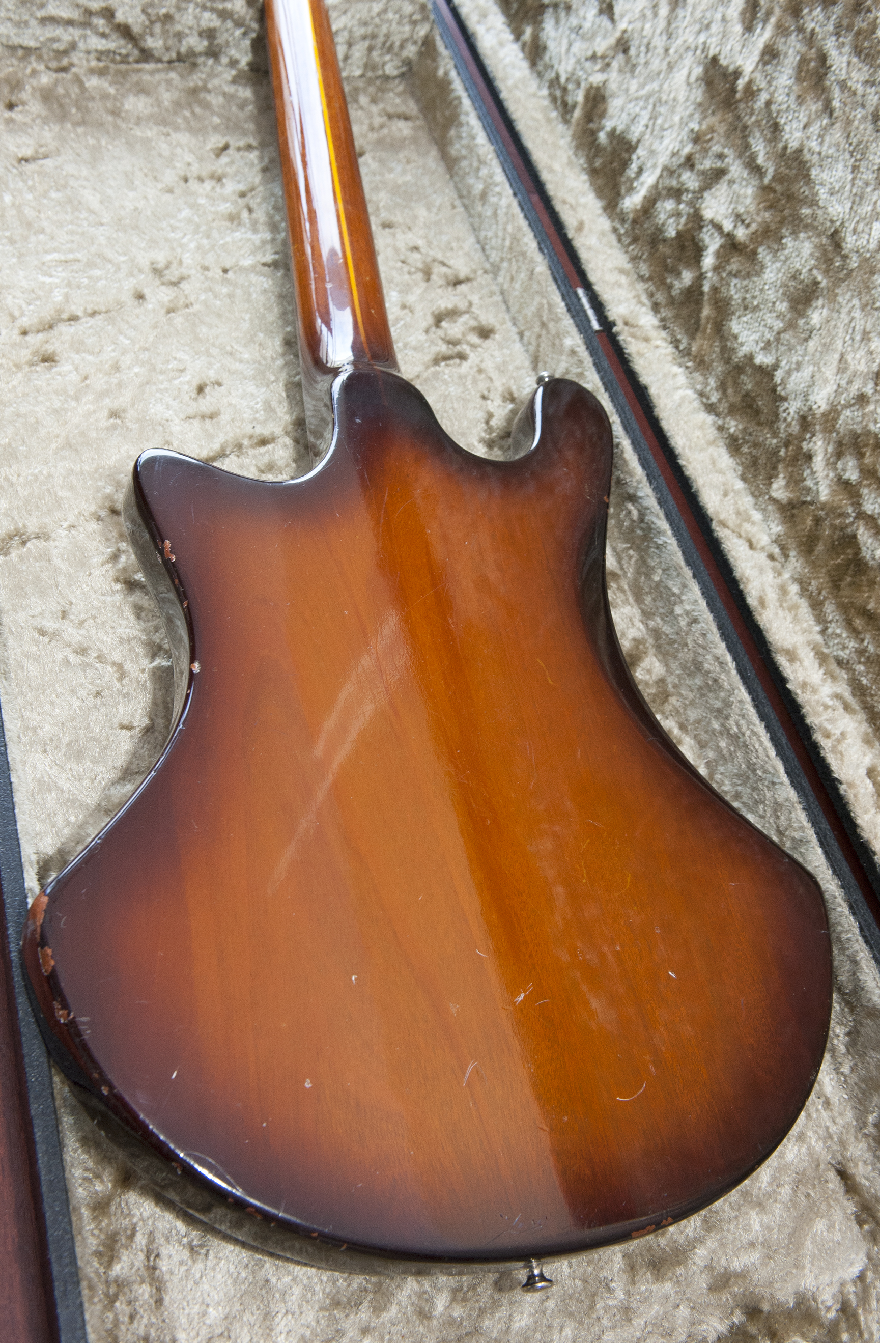 Guild-Bass B302F-04