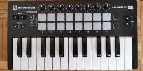 Vends clavier MIDI Novation Launchkey Mini, très bon état