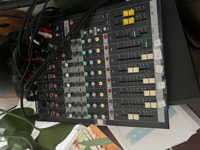 Vend table soundcraft epm6 