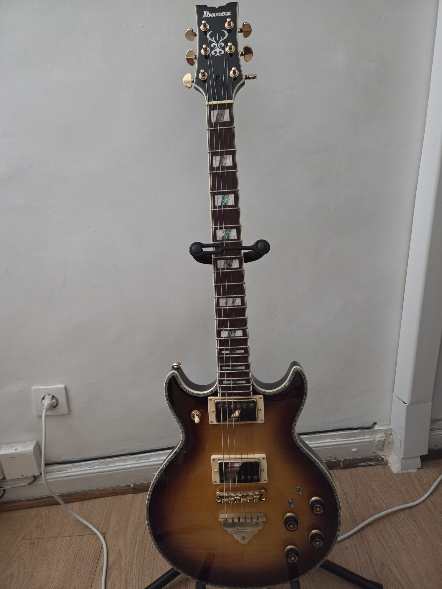 Vends IBANEZ AR420-VLS