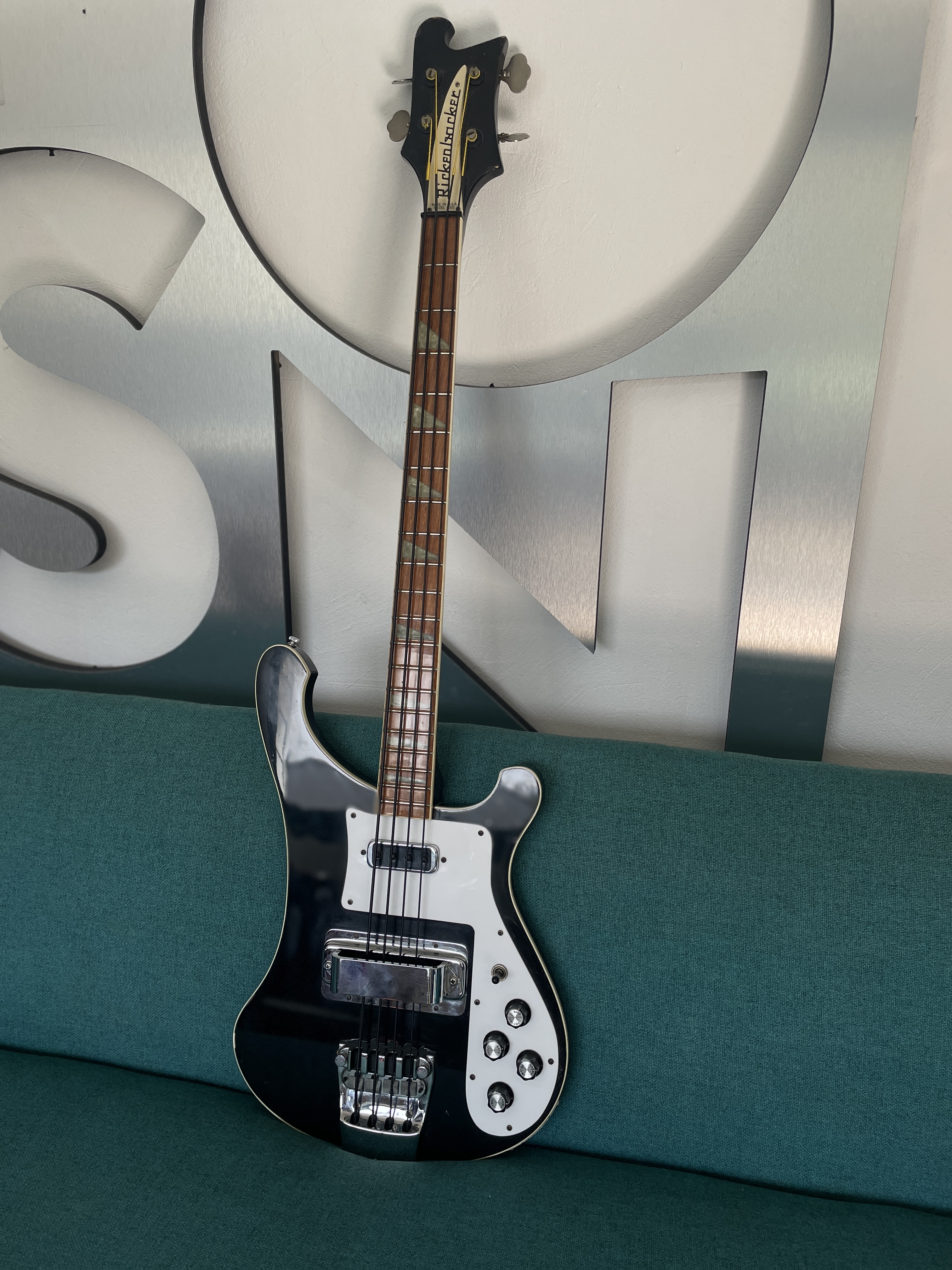 Rickenbacker 1978 Jetglo 