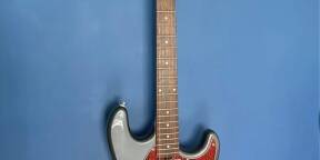 Neuf : Music Man Egerton signée par Stephen Egerton