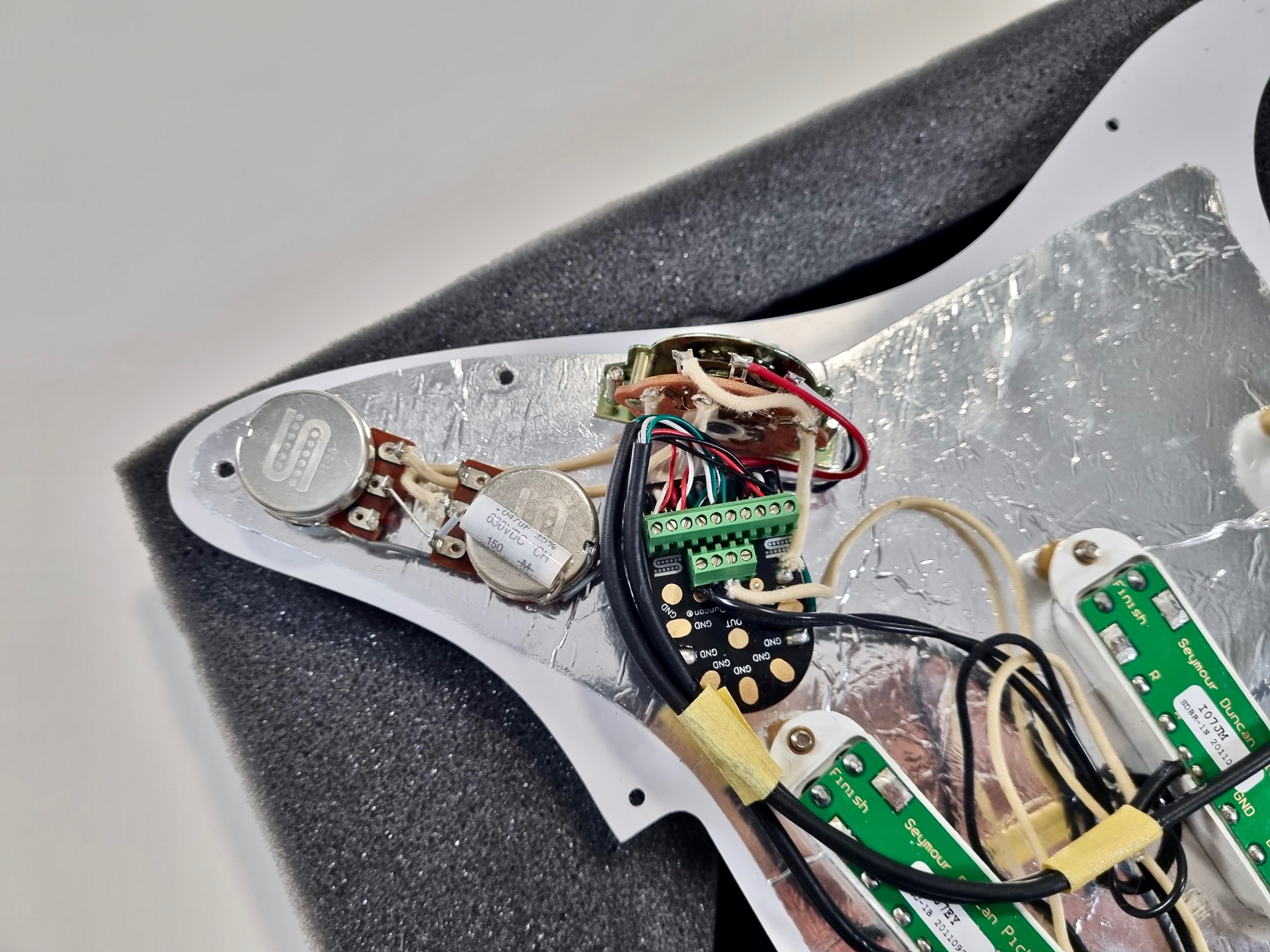 Seymour Duncan AXE-PG Everything Axe Loaded Pickguard (2938)