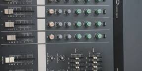 Table mixage YAMAHA EM2820 vintage