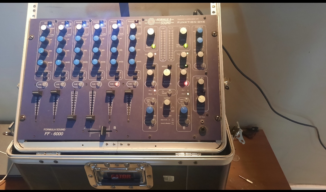 Table de mixage formula sound FF6000