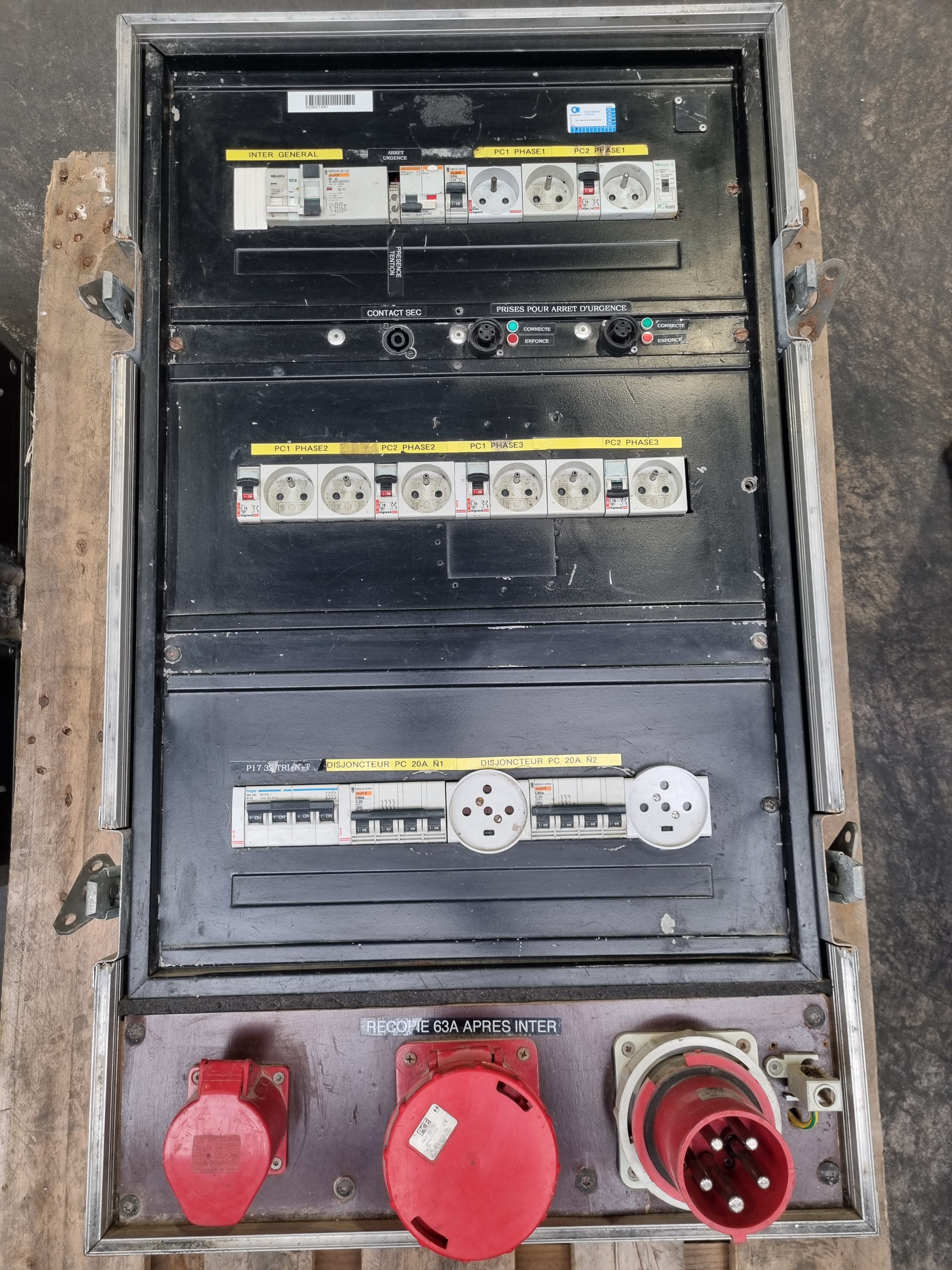 Armoire de distribution 63A en flight