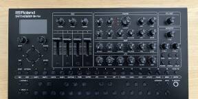 Vends Roland SH-4D