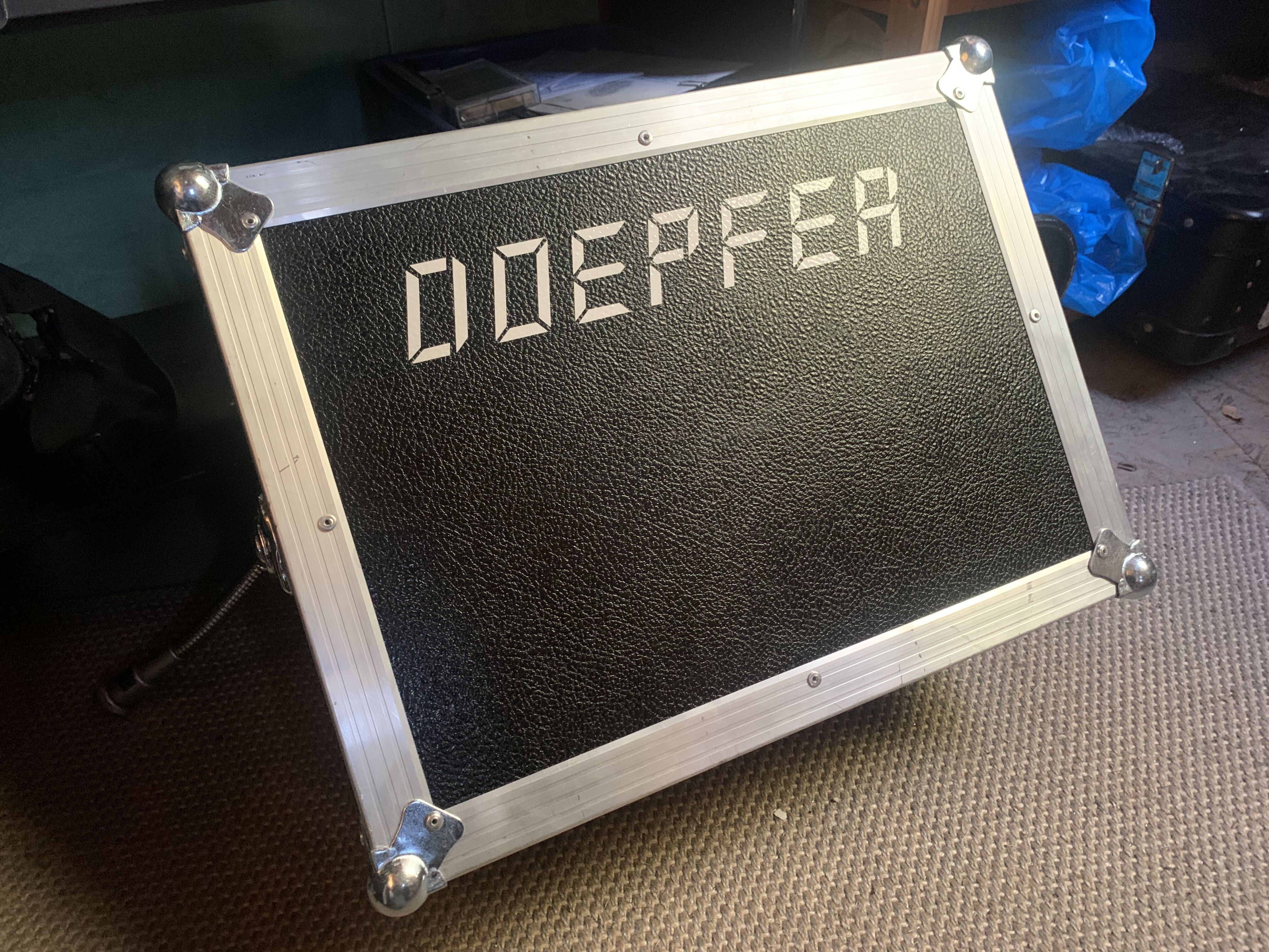 Vends case Doepfer A-100 P6 PSU-3 parfait état (acheté en mai 2025)