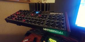 Prophet Rev2 8 voix polyphonie comme neuf / Multiple Banks de Patchs et Boite.1ere Main