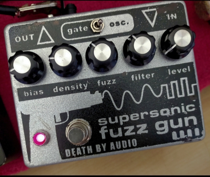 Fuzz Dba supersonic gun bon etat   