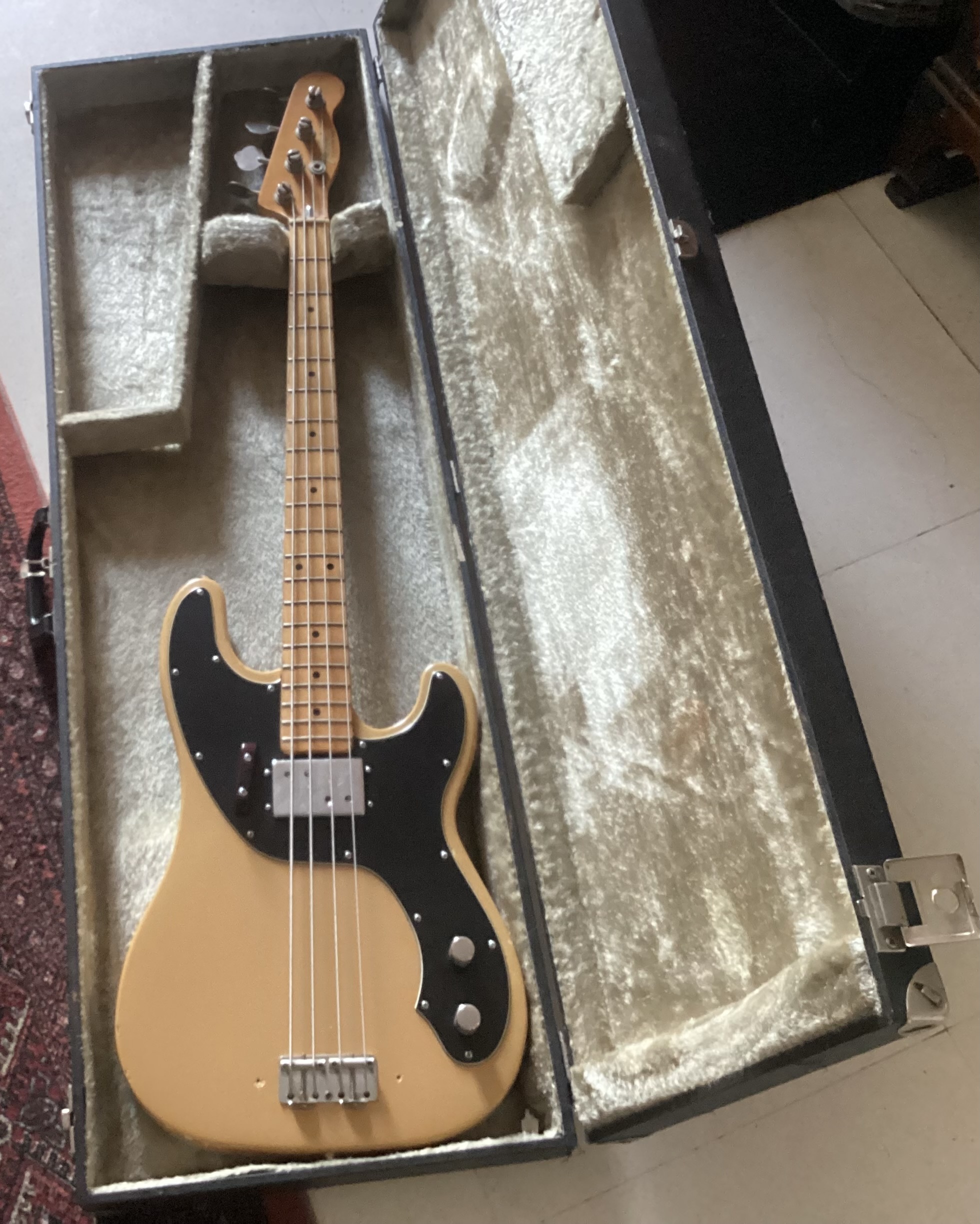 Vends 1976 Fender Telecaster Bass