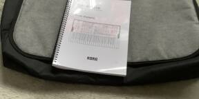 Vends Korg wavestate MKII en excellent état avec desksaver, sacoche de transport, manuel et carton d’origine