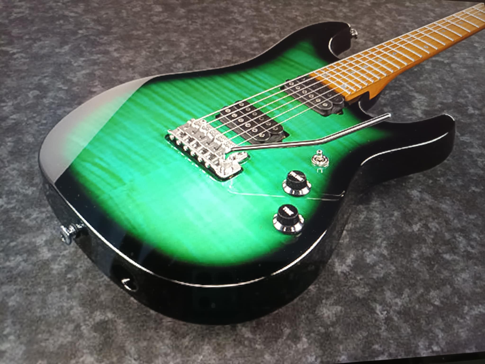 SIGNATURE Marco Sfogli finition Fabula Green IBANEZ