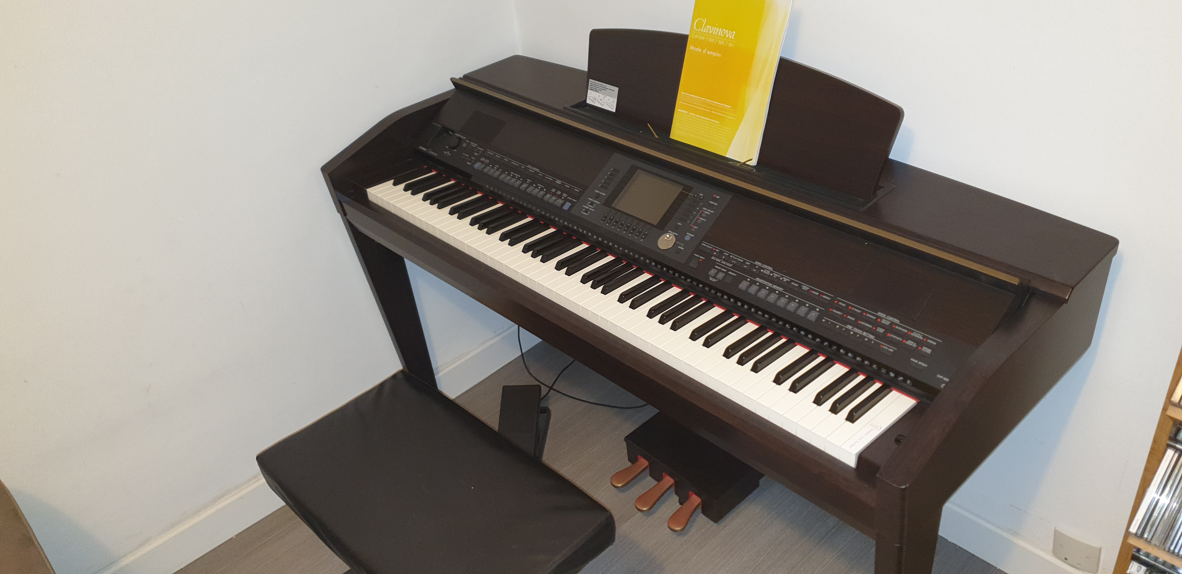 Vends Yamaha Clavinova CVP-505, très bon état