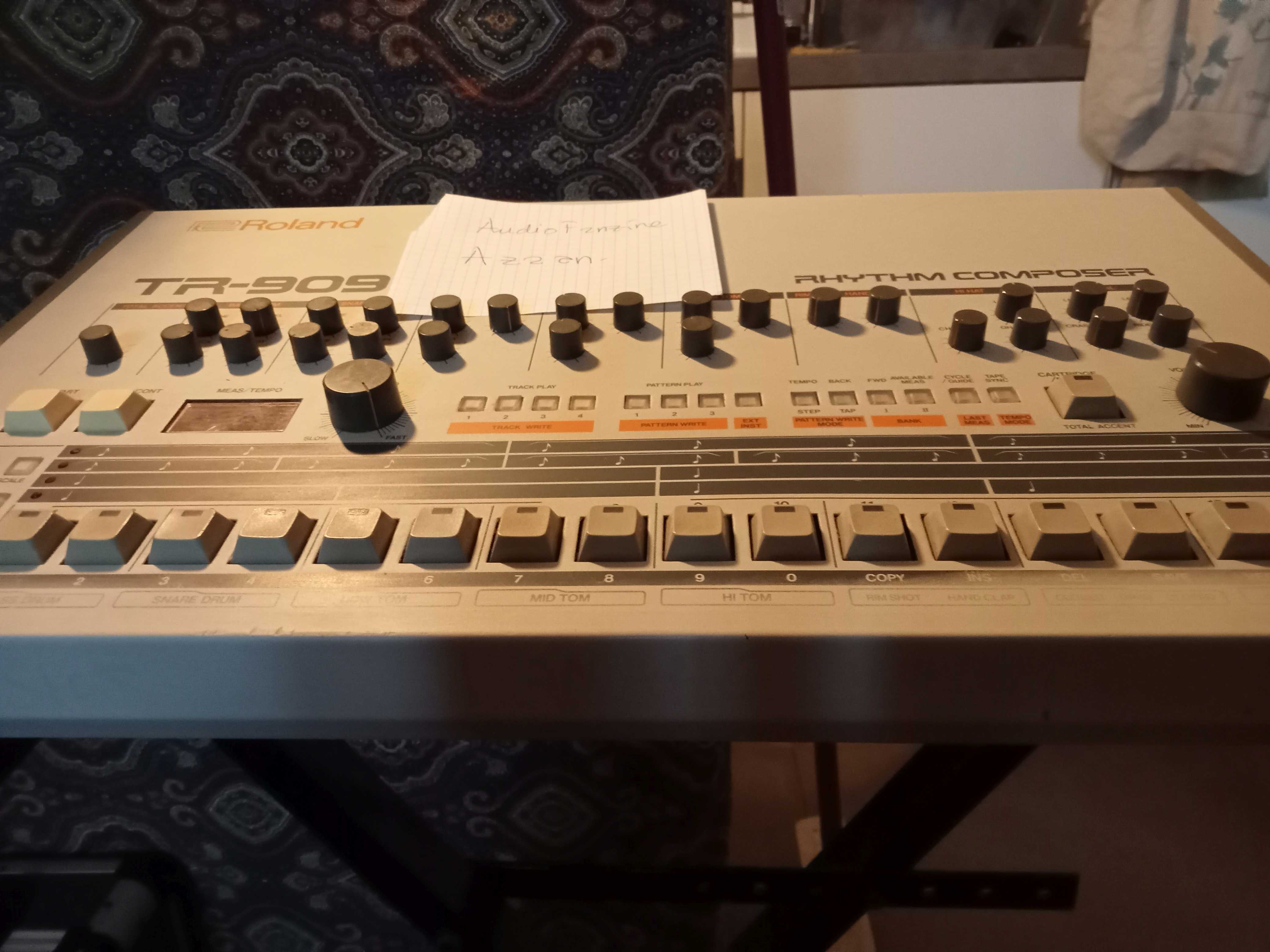 Roland TR-909 (27986)