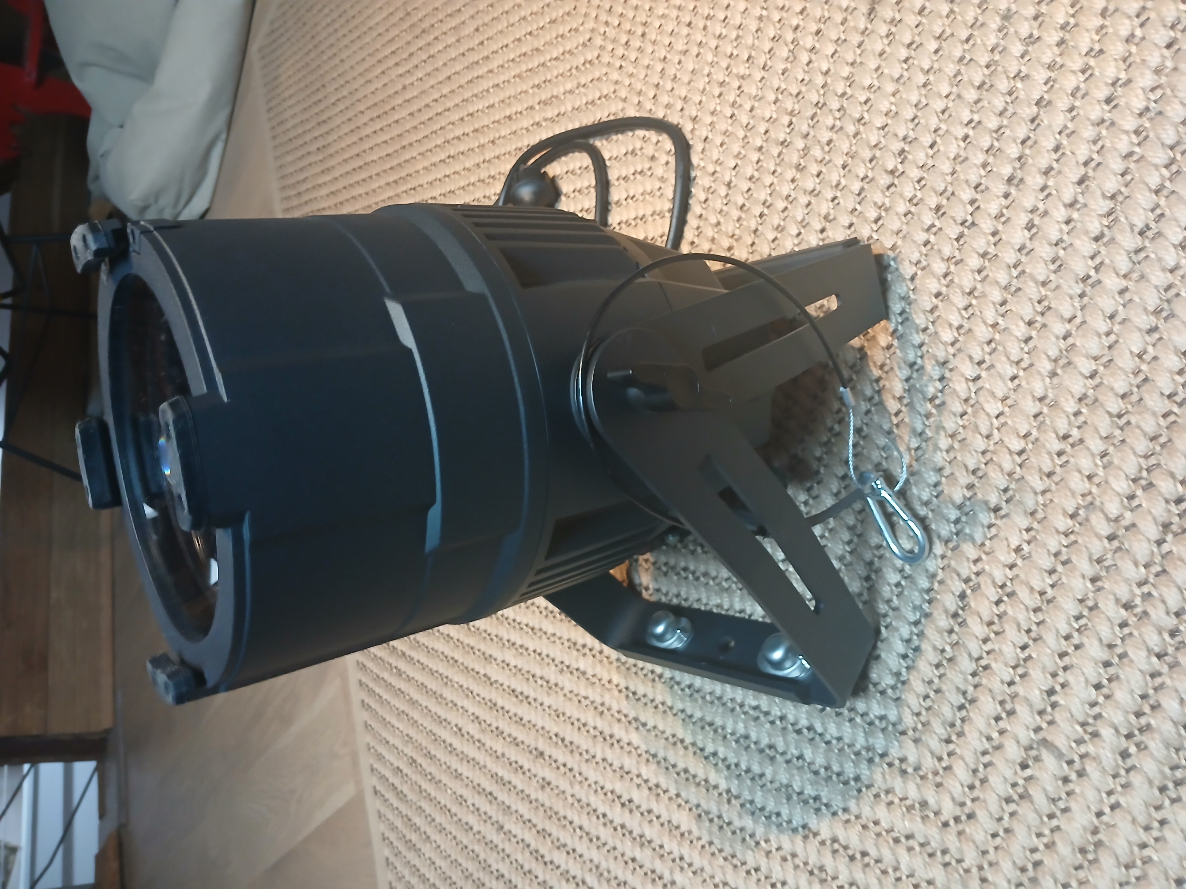 Vends 1 projo  OXO - COLORZOOM 420 comme neuf