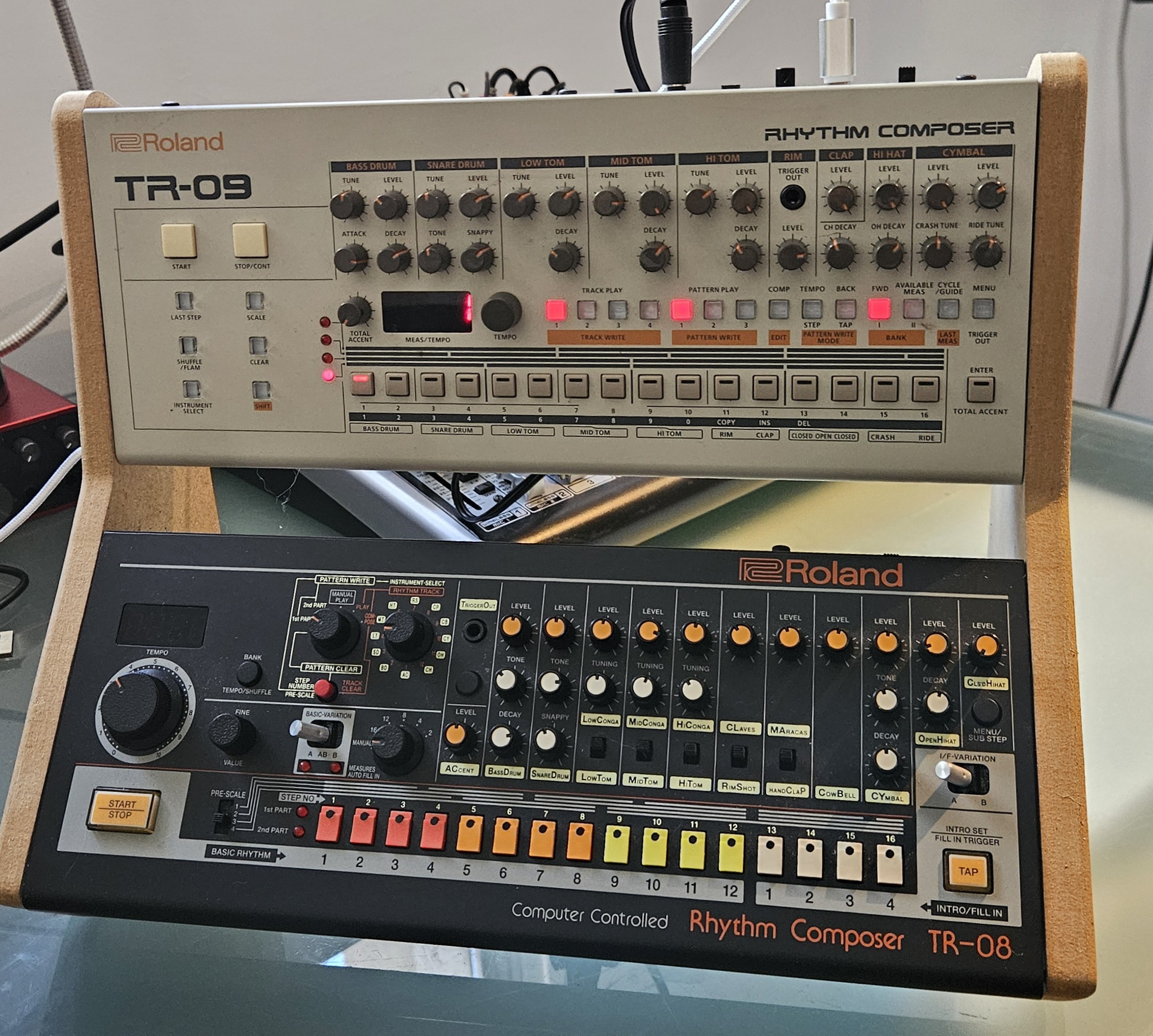 Roland TR-08 et TR-09 avec double stand