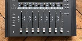 Surface de controle 8 voix Artist Mix Avid