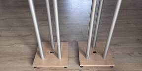 Vends paire de pieds d'enceintes Jaspers 80-113 SB TBE