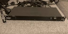 A vendre avec plein de câbles (Bruxelles)