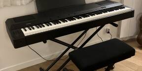 Vends piano, YAMAHA, P200