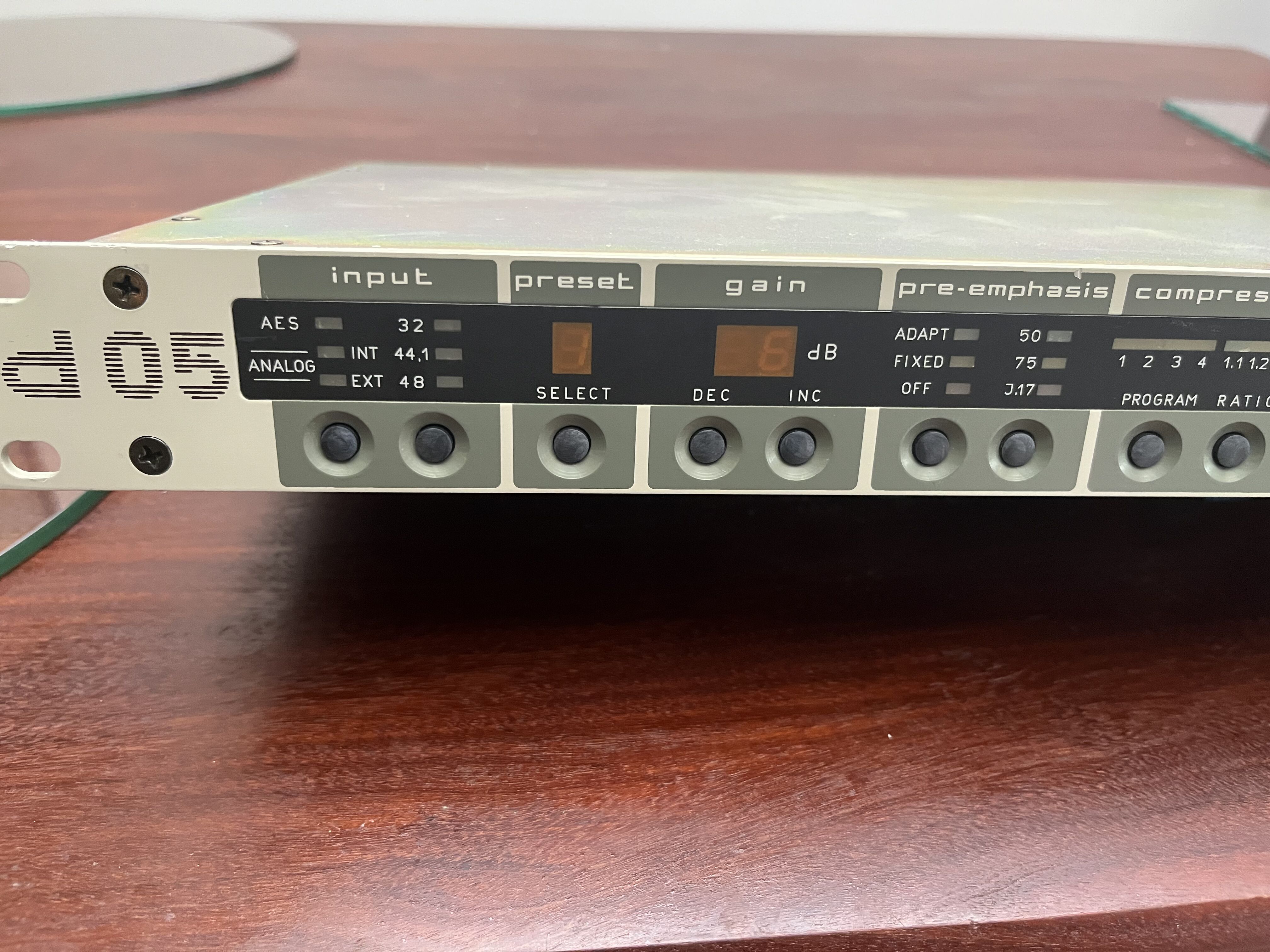 VENDS JUNGER D05 COMPRESSEUR LIMITER