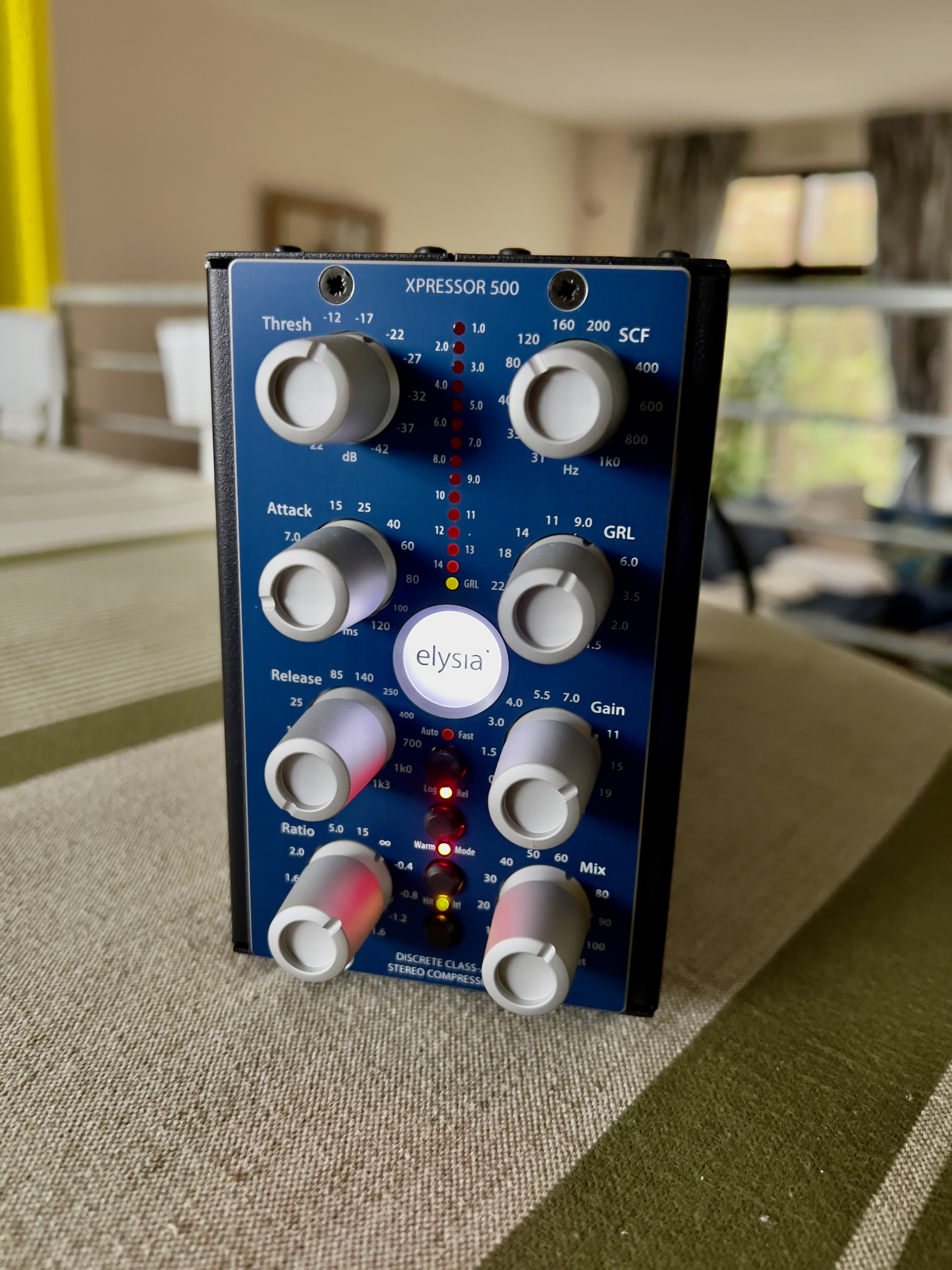 vends Elysia Xpressor 500 Qube / standalone