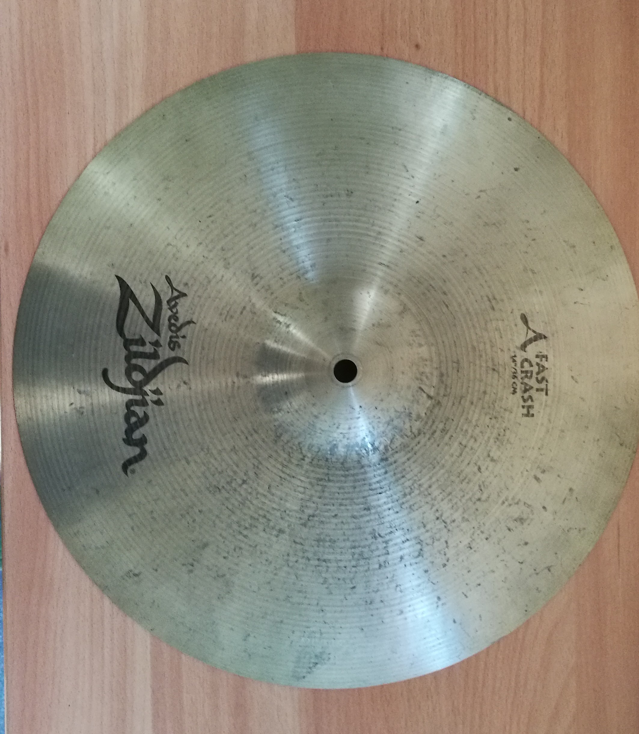 Vends Zildjian Avedis fast crash 14"