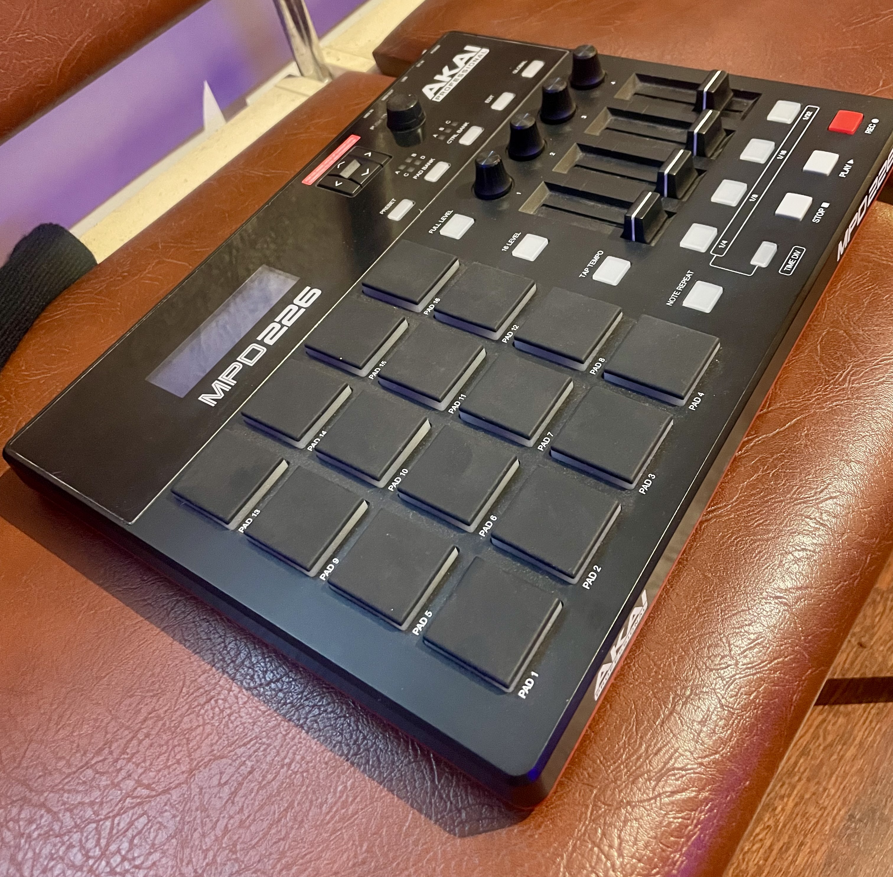 Vends controller AKAI MPD 226