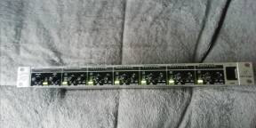 Behringer mx882