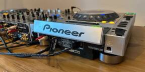CDJ 2000 Nexus Platinum et DJM-900 Nexus Platinum.