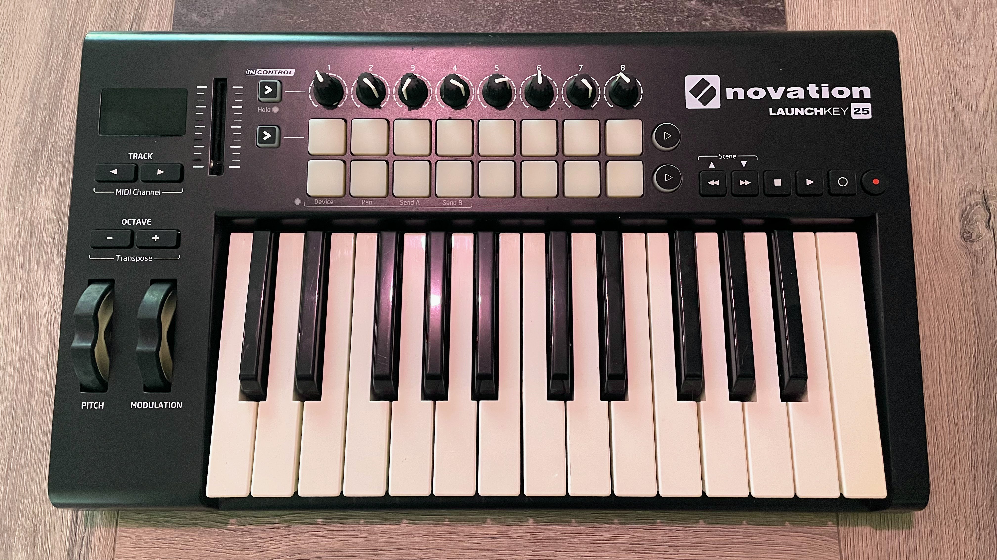 Novation Launchkey 25 MK2 - Clavier maître MIDI USB