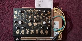 Vends Synthux Academy Spotikach