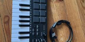 Akai MPK Mini Plus comme neuf + garantie