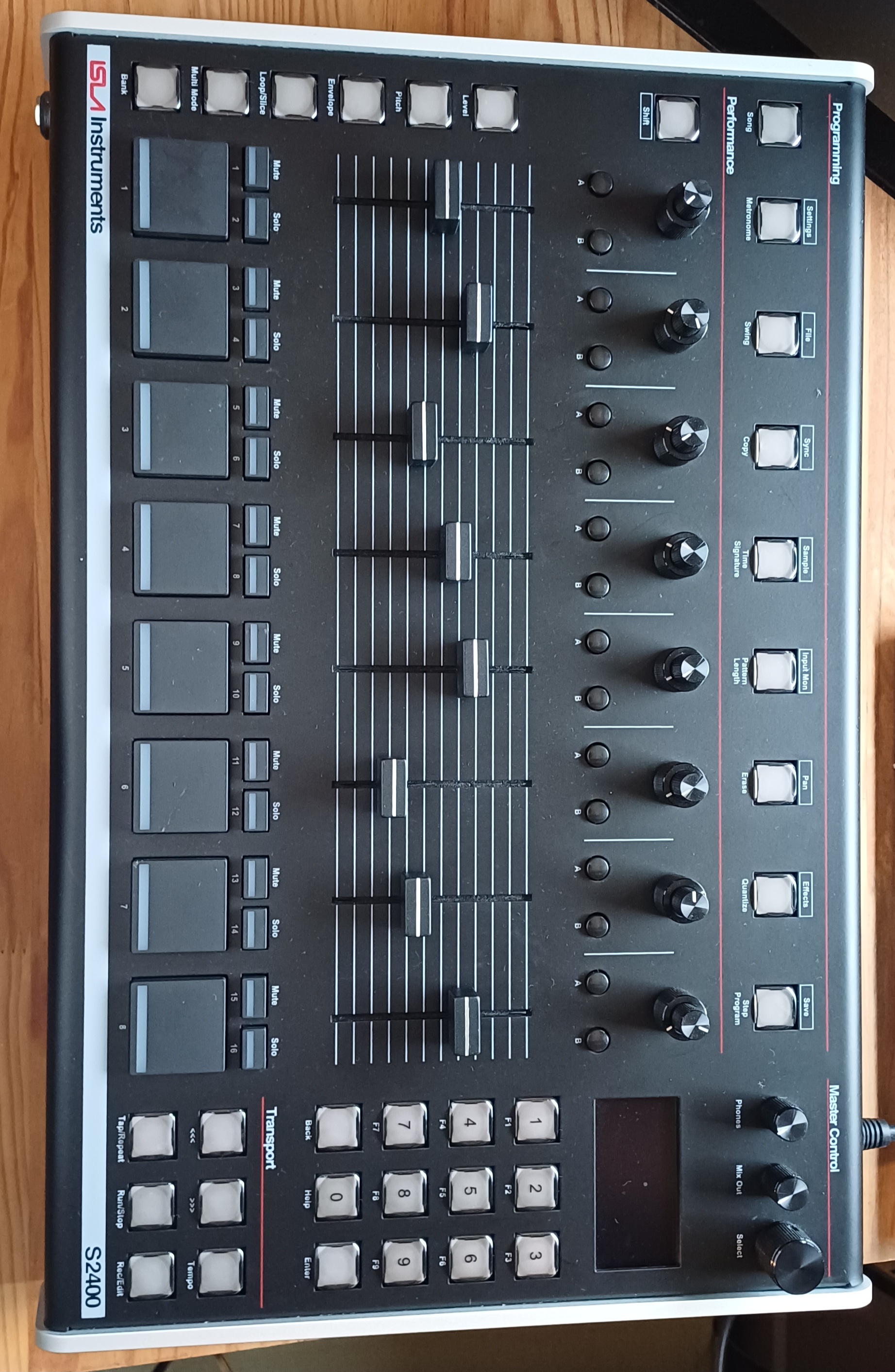 Vends ISLA S2400 (inspiré de l'EMU SP-1200)