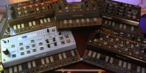 Lot de 5 mini synthés Behringer CZ-1 / Pro VS / Phara-O / JT / JT-4000M