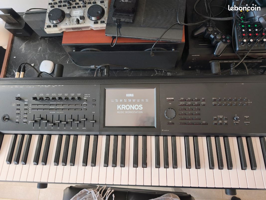Korg Kronos 3-73 Neuf novembre 2025