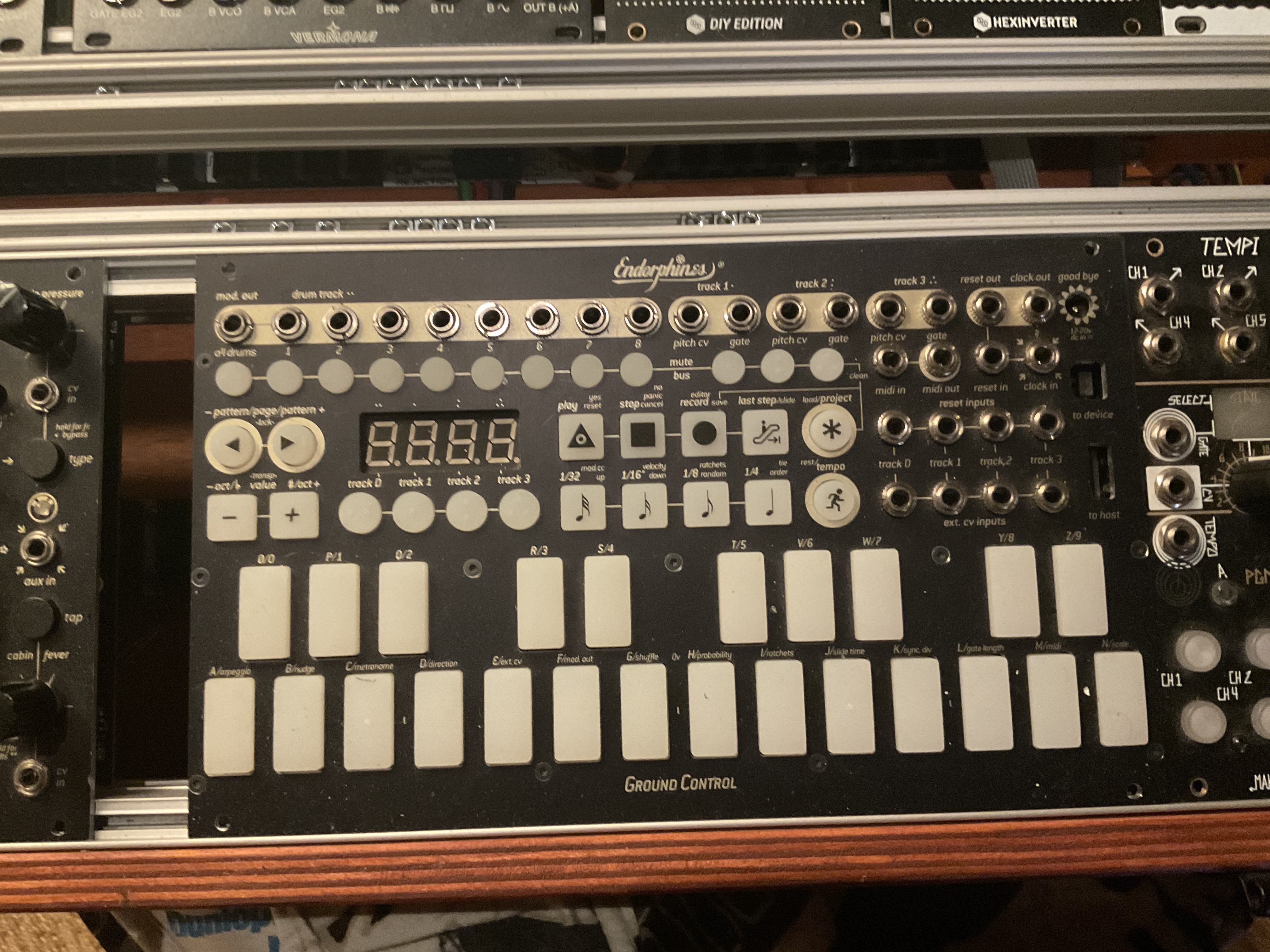 GROUND CONTROL ( Endorphin.es)